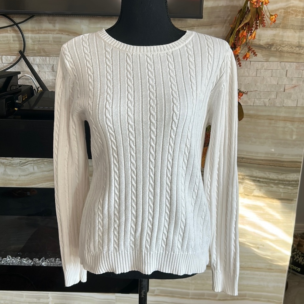 IZOD cableknit sweater size medium